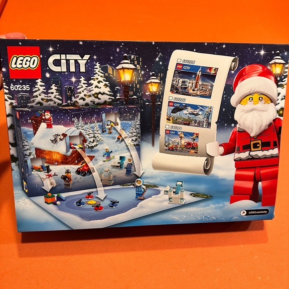 Lego City Advent Calendar 60235 - Picture 4 of 15